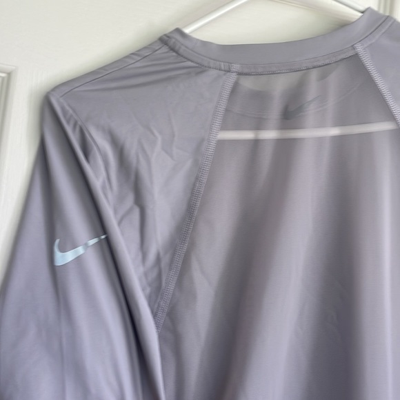 Nike Dri-Fit long sleeve running top M - Picture 3 of 4